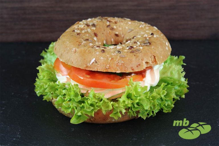 Mehrkornbagel mit Frischkäse - meinbroetchen - Casual Business Food ...