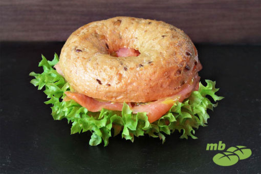 Mehrkornbagel mit Räucherlachs - meinbroetchen - Casual Business Food ...