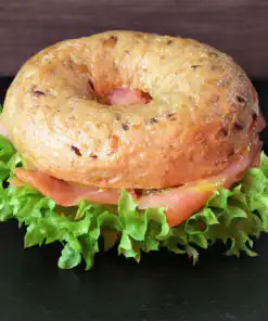 Mehrkornbagel mit Räucherlachs