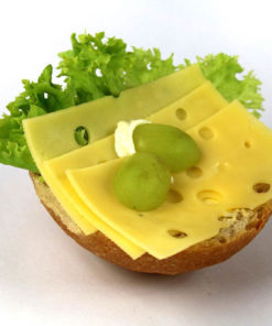 Brötchen mit Emmentaler