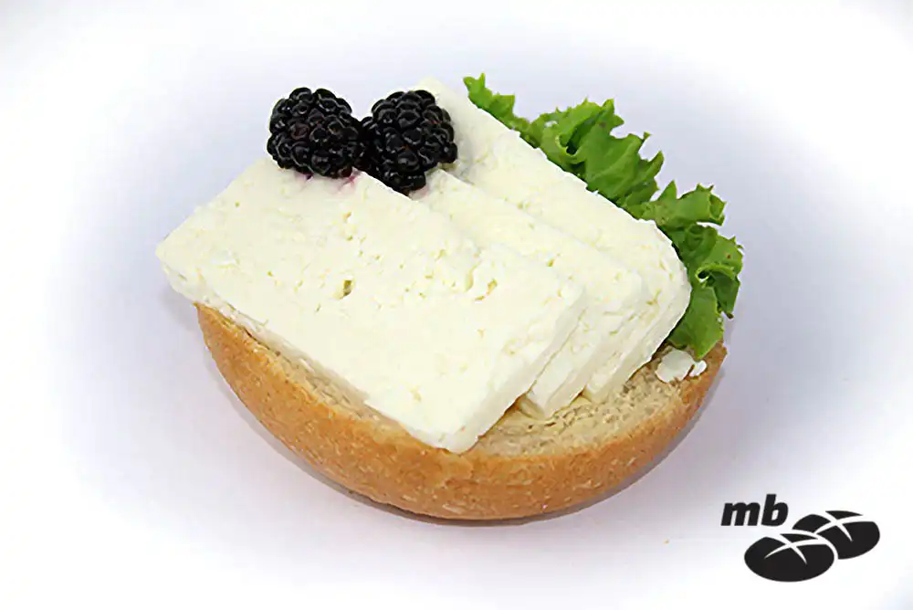 Brötchen mit Schafskäse