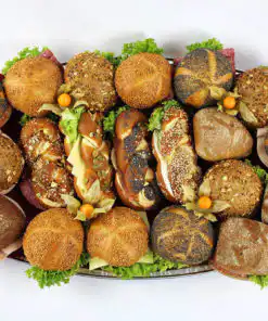 Kunterbunte Brötchenplatte