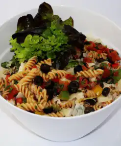 Mediterraner Nudelsalat